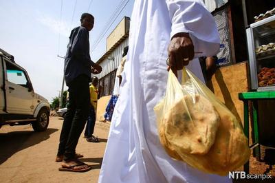 COVID-19 and the challenges of social distancing in Khartoum